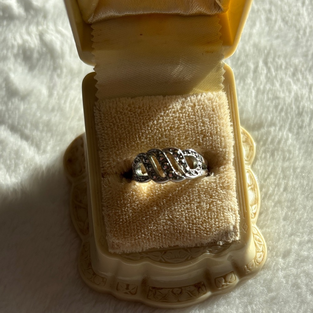 Vintage Avon “Monaco” Ring